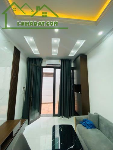 Đỉnh nóc kịch trần - Phố Trạm - 1 nhà ra mặt phố - dân xây - 32m2 - 5 tầng - 7.9 tỷ - 1