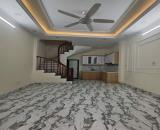 THẠCH BÀN – NHÀ 5 TẦNG Ở NGAY – 20M RA OTO – 5,65 TỶ