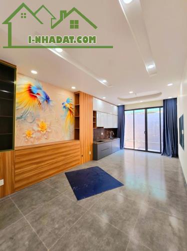 NHÀ ĐẸP 3 TẦNG - LONG PHƯỚC - ĐƯỜNG 8M - OTO NÉ NHAU - NHỈNH 5 ĐỒNG - 3