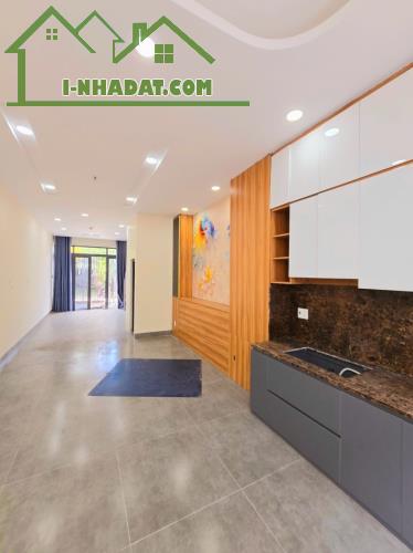 NHÀ ĐẸP 3 TẦNG - LONG PHƯỚC - ĐƯỜNG 8M - OTO NÉ NHAU - NHỈNH 5 ĐỒNG - 5