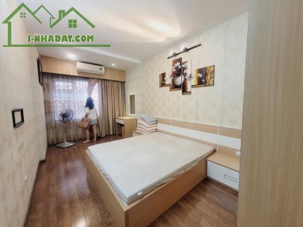 Bán nhà Tôn Đức Thắng phân lô sát phố - 2 thoáng 30m 5 tầng giá 7.6 tỷ - 3