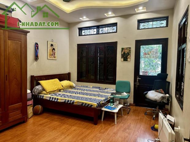 Cần bán Biệt Thự sân vườn 2 mặt ngõ khu Bách Khoa - 133/140m2 x 3 Tầng - Sổ đỏ đẹp - 1