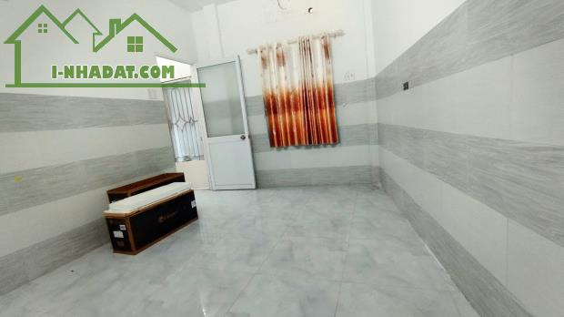 Nguyễn Trọng Tuyển TÂN BÌNH, 2 tầng 54m nở hậu, xe hơi đổ cửa, chỉ 5.9 tỷ, không lộ giới.