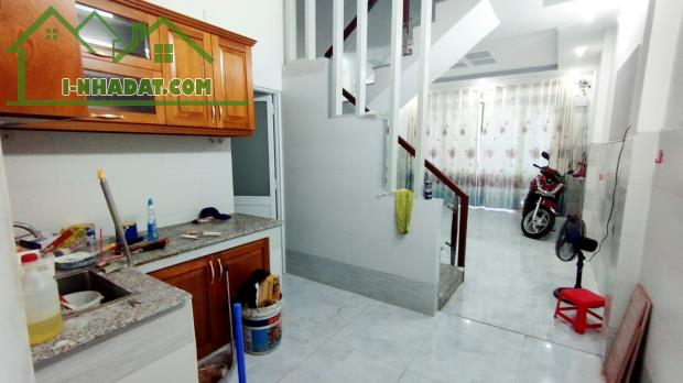 Nguyễn Trọng Tuyển TÂN BÌNH, 2 tầng 54m nở hậu, xe hơi đổ cửa, chỉ 5.9 tỷ, không lộ giới. - 1