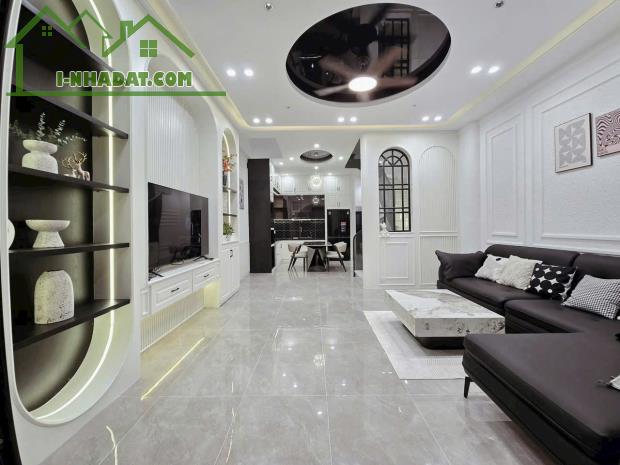 Nhà mới 100% 3 tầng MT đường 7m5 Bùi Giáng - Cách công viên 150m - 3