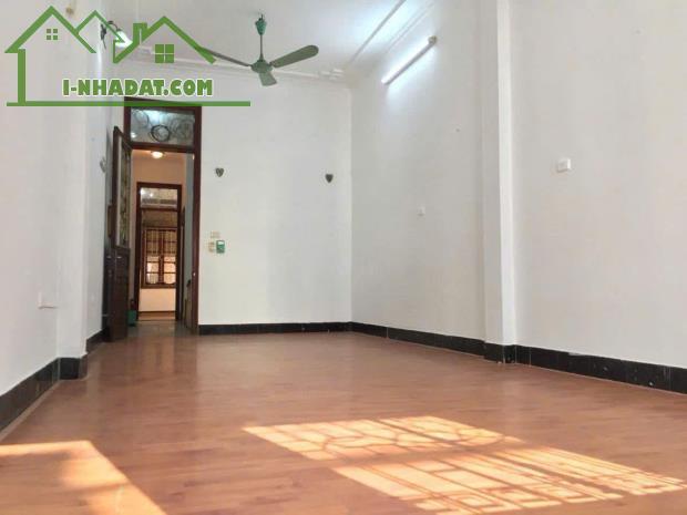 PHÂN LÔ LÁNG HẠ Ô TÔ TRÁNH - KINH DOANH ĐA DẠNG - DT 56m2 5 tầng MT 3.5m Giá 18.9 tỷ