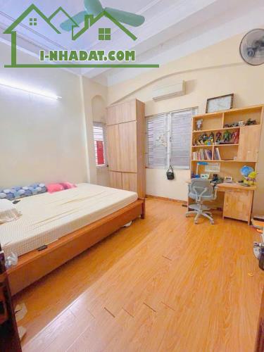 Bán Nhà Cầu Giấy Ngõ Thông Gần Phố Cấu Giấy DT 40m2 5 tầng MT 4.5m Giá 8.6 tỷ - 2