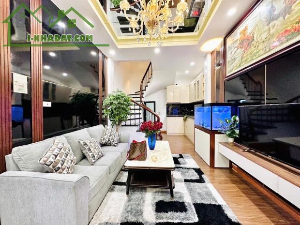 BÁN  GẤP NHÀ HAI BÀ TRƯNG -TIỆN ÍCH NGẬP TRÀN -AN SINH TỐT DT 30M2 4 TẦNG GIÁ CHỈ 5.48 TỶ