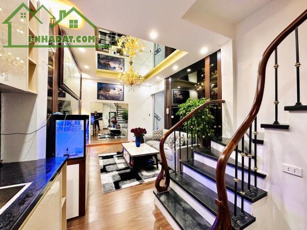 BÁN  GẤP NHÀ HAI BÀ TRƯNG -TIỆN ÍCH NGẬP TRÀN -AN SINH TỐT DT 30M2 4 TẦNG GIÁ CHỈ 5.48 TỶ - 1