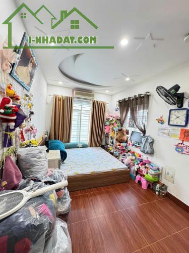 CÓ 102, HƠN 7 TỶ SỞ HỮU NHÀ LÕI PHỐ CỔ NGỌC LÂM 35M, 5T, MT3.5M, Ô TÔ THÔNG NGUYỄN VĂN CỪ. - 1