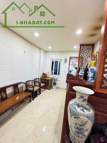 CÓ 102, HƠN 7 TỶ SỞ HỮU NHÀ TRUNG TÂM PHỐ NGUYỄN VĂN CỪ 35M, 5T, MT3.5M, Ô TÔ THÔNG. - 3