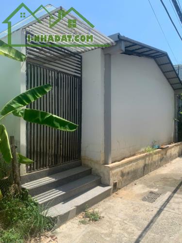 Cần bánh đất có nhà kho ở Võ Cang , Vĩnh Trung . DT 522m2 , thổ cư 313m2 . Giá bán 4,6 tỉ - 2