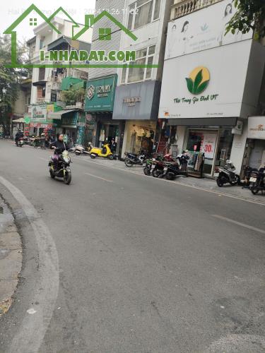 Bán gấp giá rẻ nhà ô tô, kinh doanh sầm uất 77m, 3 tầng, mặt tiền 5m, 8.1 tỷ Sóc Sơn, Hà N