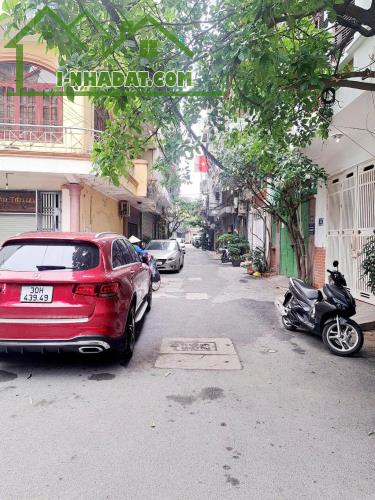 BÁN NHÀ PHỐ NGUYÊN HỒNG - 93M² - VỊ TRÍ ĐẸP - Ô TÔ TRÁNH - KINH DOANH - GIÁ CHỈ 25 TỶ