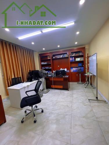 BÁN NHÀ PHỐ NGUYÊN HỒNG - 93M² - VỊ TRÍ ĐẸP - Ô TÔ TRÁNH - KINH DOANH - GIÁ CHỈ 25 TỶ - 2