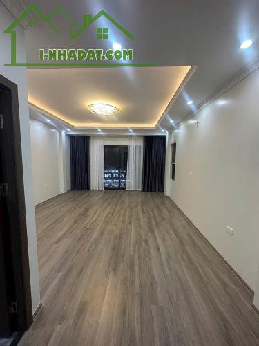 Bán Nhà Giang Biên, Long Biên 36m2, 6T, giá 7,5 tỷ ( ô tô vào nhà) - 1