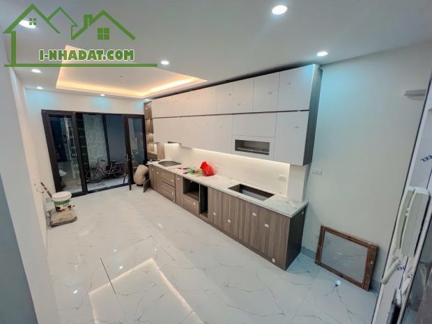 BÁN NHÀ ĐẸP MỚI TINH – HOÀNG MAI, HOÀNG VĂN THỤ – THANG MÁY – 3 BƯỚC RA PHỐ  Giá: 7,6 tỷ –