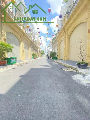 *Bán Gấp Nhà Đ số 8 khu phân lô cao cấp 68m2 hẻm 10m 4 Tầng Nhỉnh 5 tỷ - 4