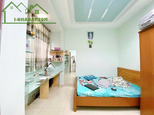 NGAY LÊ TRỌNG TẤN TÂY THẠNH TÂN PHÚ - NHÀ HẺM XE TẢI THÔNG - 61M2 (5x12.4) - CHỈ HƠN 5 TỶ - 2