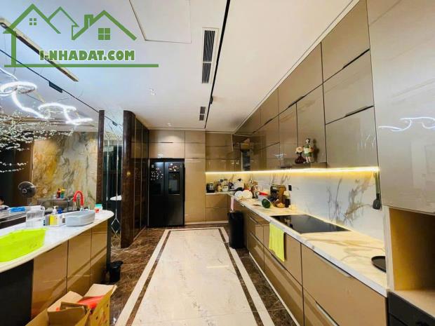BÁN BIỆT THỰ PHỐ CHÙA LÁNG - 152M² - MT 8M - GARA Ô TÔ - NỘI THẤT TIỀN TỶ - GIÁ CHỈ 41,5 - 1
