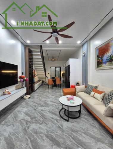 Bán nhà Văn Cao, Đằng Giang, Ngô Quyền, Hải Phòng. 4 tầng, 40m2, 3,2 tỷ. Ngang 4m, t2dn