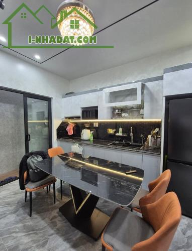 Bán nhà Văn Cao, Đằng Giang, Ngô Quyền, Hải Phòng. 4 tầng, 40m2, 3,2 tỷ. Ngang 4m, t2dn - 2