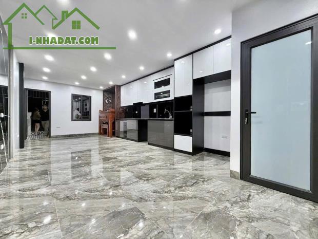 CỰC HIẾM ! BÁN NHÀ PHÂN LÔ - Ô TÔ LÙI CỬA - NGUYỄN CHÍ THANH 55M2 - 4 TẦNG - MẶT TIỀN 4M