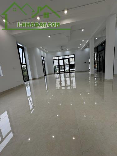 Bán tòa văn phòng mặt phố Trường Chinh, 80m2, 8 tầng, giá 40 tỷ, mới đẹp, kinh doanh đỉnh
