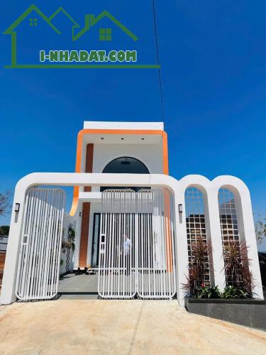 Nhà 2tầng góc 2 mt phong cách hiện đại phường EaTam DT 5.5×28m