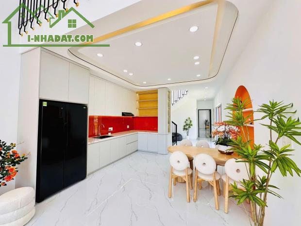 Nhà 2tầng góc 2 mt phong cách hiện đại phường EaTam DT 5.5×28m - 2