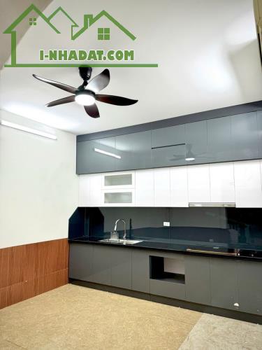 Cần bán gấp nhà Ngọc Thụy Long Biên 48.5m 4T MT4m chỉ hơn 8 tỷ ngõ ô tô, kinh doanh - 1