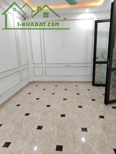 Cho thuê nhà ngõ 521 Trương Định, 5 tầng x 33m2, 3 ngủ khép kín, 12 Triệu/tháng - 1