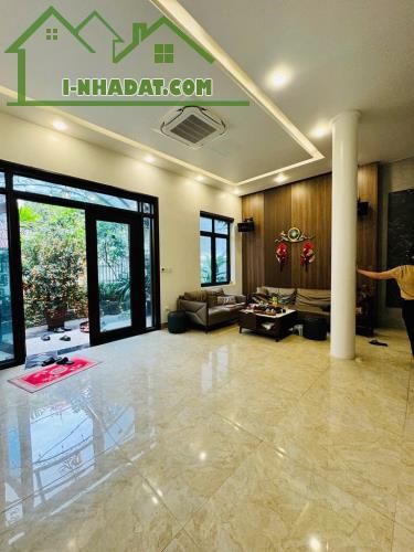HIẾM - 210M2 - NHÀ 4 TẦNG - NGÕ THÔNG - 4 THOÁNG - GARA Ô TÔ - BIỆT THỰ SÂN VƯỜN - HÀNG - 2
