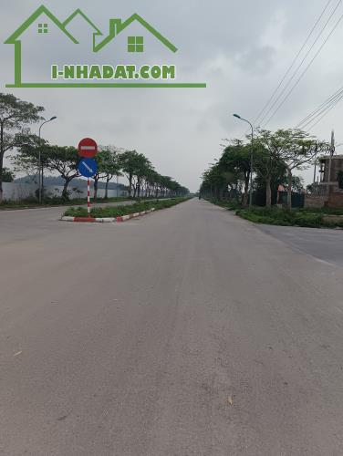 Bán đất - Xã Mai Đình (Sóc Sơn)-Đường Thông-Ô Tô -112 M2- 3,2 Tỷ