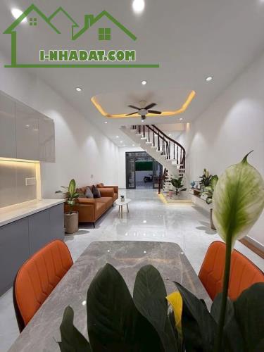 Bán nhà 92m², 2 tầng, 3PN, Q.9, 5.6 tỷ, sổ hồng - 1