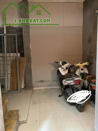 Cho thuê nhà nguyên căn ngõ 15 Phố Lê Đại Hành 3 tầng x 40m2, 3 ngủ chỉ 7.3 Triệu