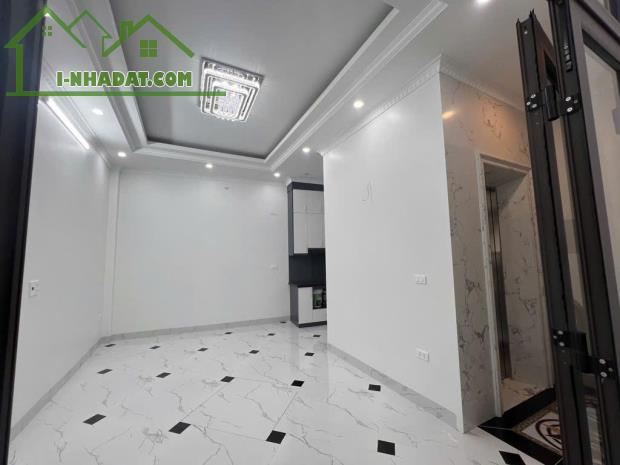 BÁN NHÀ ĐẠI LA, Ở LUÔN, 5 TẦNG THANG MÁY, SÂN CỔNG ĐỂ XE, 30M RA PHỐ GIÁ 8.X TỶ - 1
