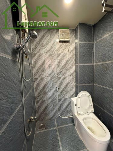KHU VIP PHAN XÍCH LONG, 2 TẦNG KIÊN CỐ HOÀN CÔNG ĐỦ,  CHỈ 3.X TỶ TL - 2