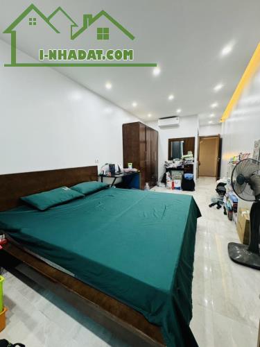Bán nhà gần phố Nguyễn Văn Huyên, Cầu Giấy, 5m ô tô, ngõ thông, kinh doanh, 10 tỷ - 2