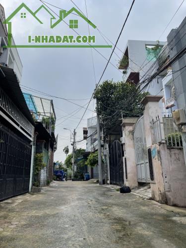 Bán gấp nhà hẻm xe tải thông Đình Phong Phú, Tăng Nhơn Phú B, 135m2, ngang 9m, 4 tỷ XXX