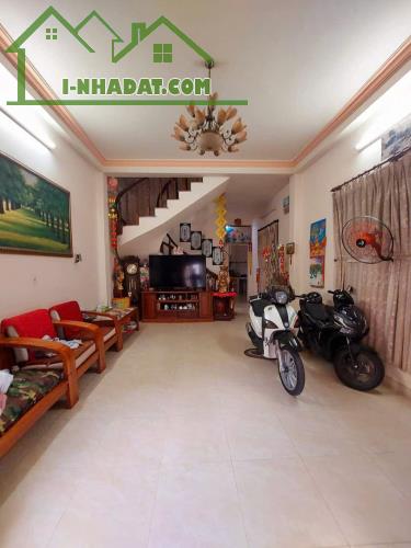 Kẹt tiền bán gấp nhà đường Dân Chủ, Quận Thủ Đức. sổ hồng riêng. Giá chỉ 2 tỷ 440 (TL) - 1