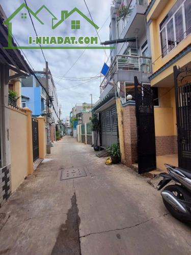 Kẹt tiền bán gấp nhà đường Dân Chủ, Quận Thủ Đức. sổ hồng riêng. Giá chỉ 2 tỷ 440 (TL) - 2