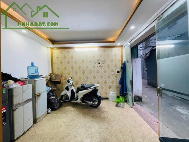 Hạ 500tr nhà Trần Thái Tông Cầu Giấy ngõ to gần phố 33m2 5T MT 6.76m đủ công năng ở luôn - 1
