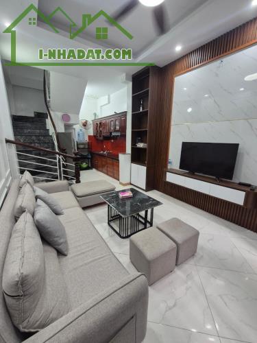 BÁN NHÀ NGÕ 135 ĐỘI CẤN – TRUNG TÂM BA ĐÌNH – NHÀ ĐẸP FULL NỘI THẤT – GIÁ 7.5 TỶ