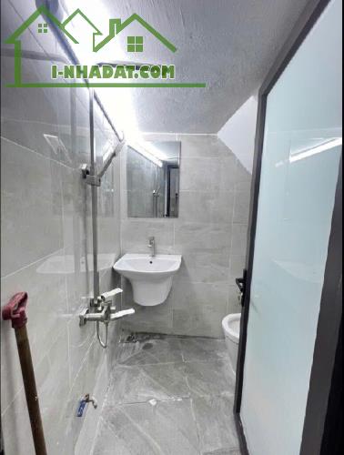 TÔN ĐỨC THẮNG 36 M, 3 TÂNG, 3 NGỦ, 2 WC, NHÀ CHẮC CHẮN KIÊN CỐ, THOÁNG SÁNG, GIẾNG TRỜI - 2