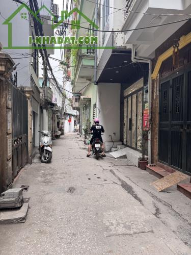 MẶT NGÕ THÔNG - NHÀ CŨ CHỈ CẦN SƠN LẠI LÀ ĐẸP - GIÁ GIA LỘC - 4