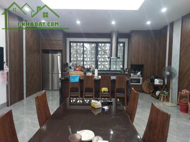 Nhà Dân Xây Phố Nguyễn Văn Cừ Long Biên, 115m2, mặt tiền rộng, gần cầu chương dương, 27 tỷ - 1