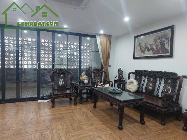 Nhà Dân Xây Phố Nguyễn Văn Cừ Long Biên, 115m2, mặt tiền rộng, gần cầu chương dương, 27 tỷ - 2