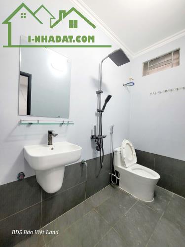 Bán nhà 3 tầng sạch đẹp về ở luôn ngõ 109 Trại Lẻ - 3