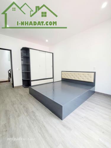 Bán nhà 3 tầng sạch đẹp về ở luôn ngõ 109 Trại Lẻ - 4